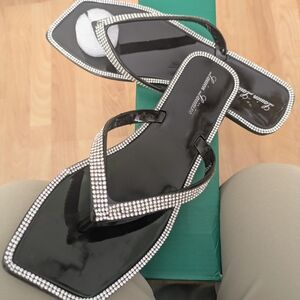 Lauren Lorraine Black and Silver Jelly Sandals